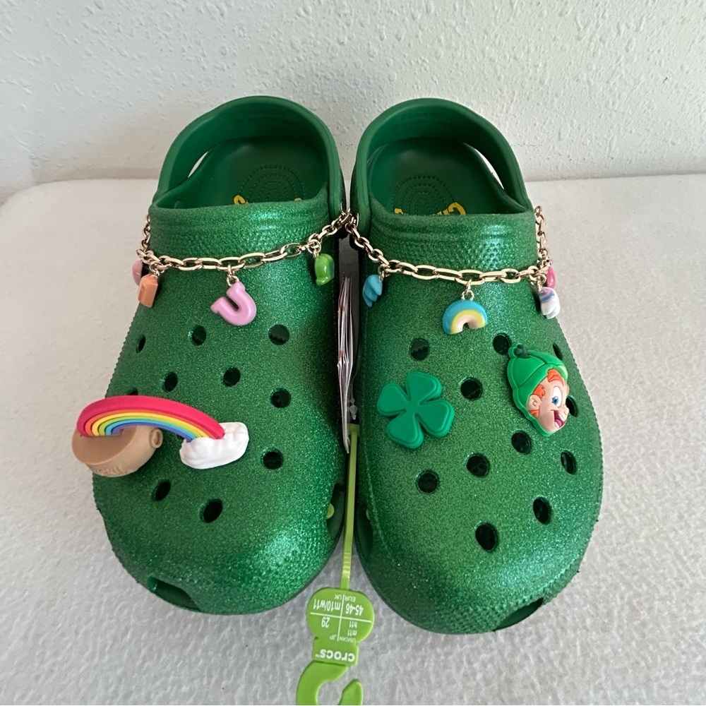 CROCS Lucky Charms Green Men's Size 11 Lots of Jibbitz AND Charms NEW